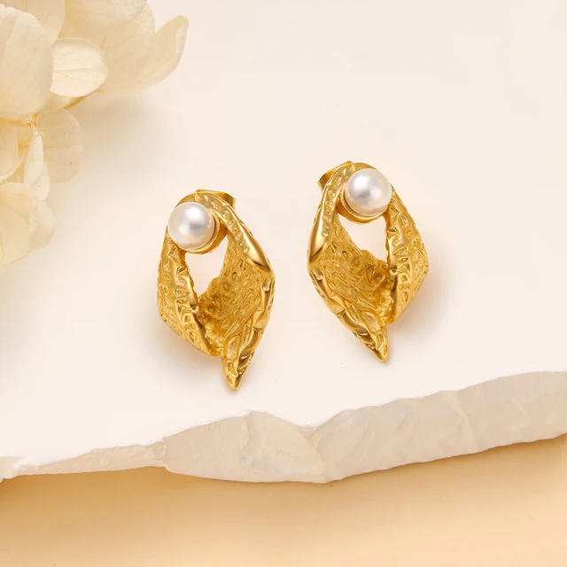 Leaf Pearl Earring