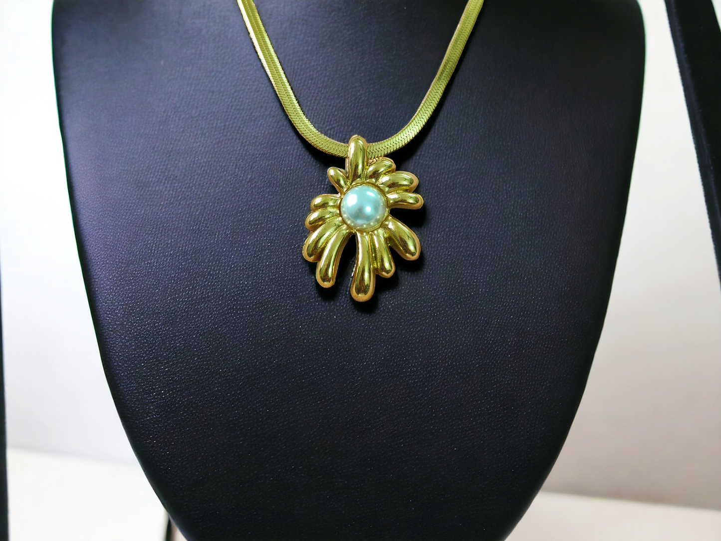 Pearl Sunflower Necklace