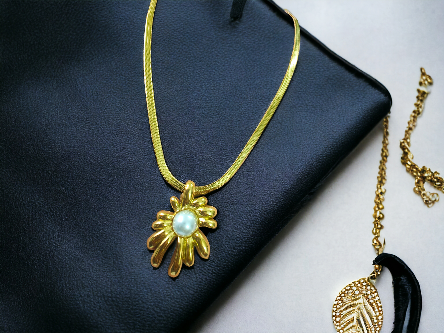 Pearl Sunflower Necklace