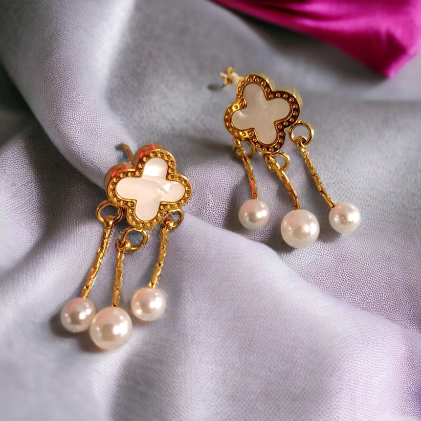 Anna's Clover Earring