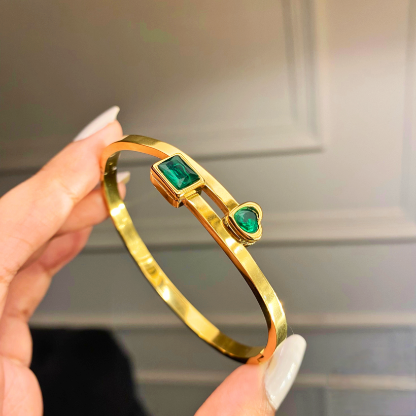 Pretty In Green Bracelet