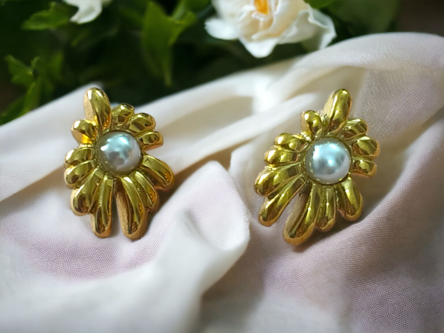 Pearl Sunflower Earring