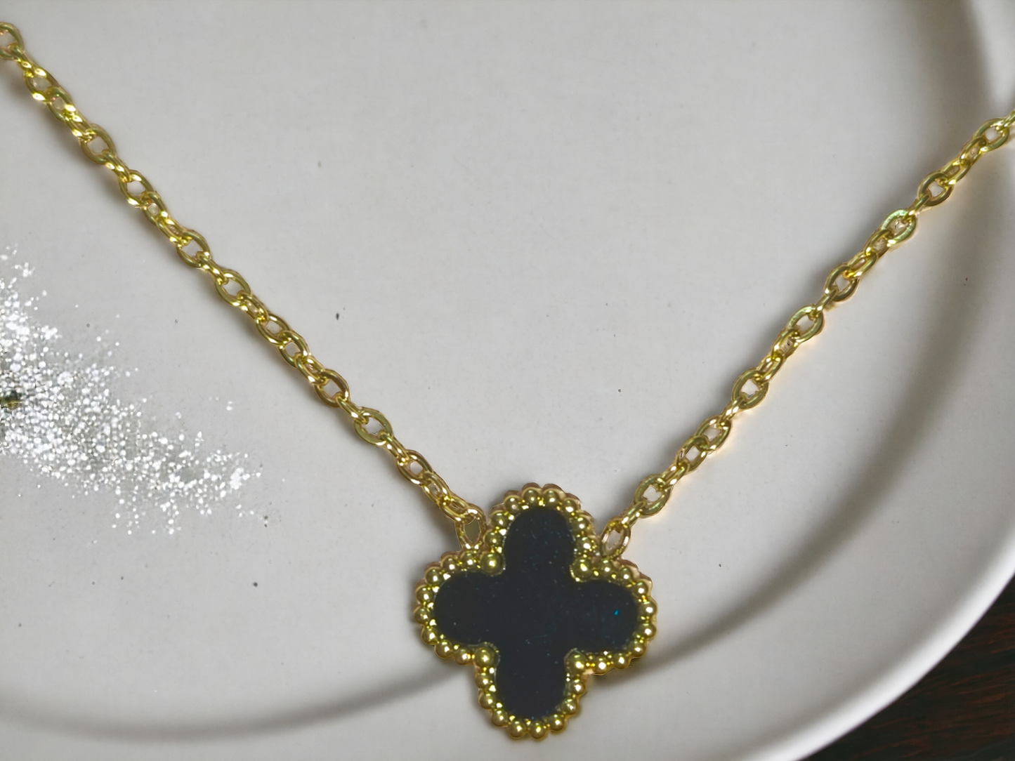 Flora Clover Necklace