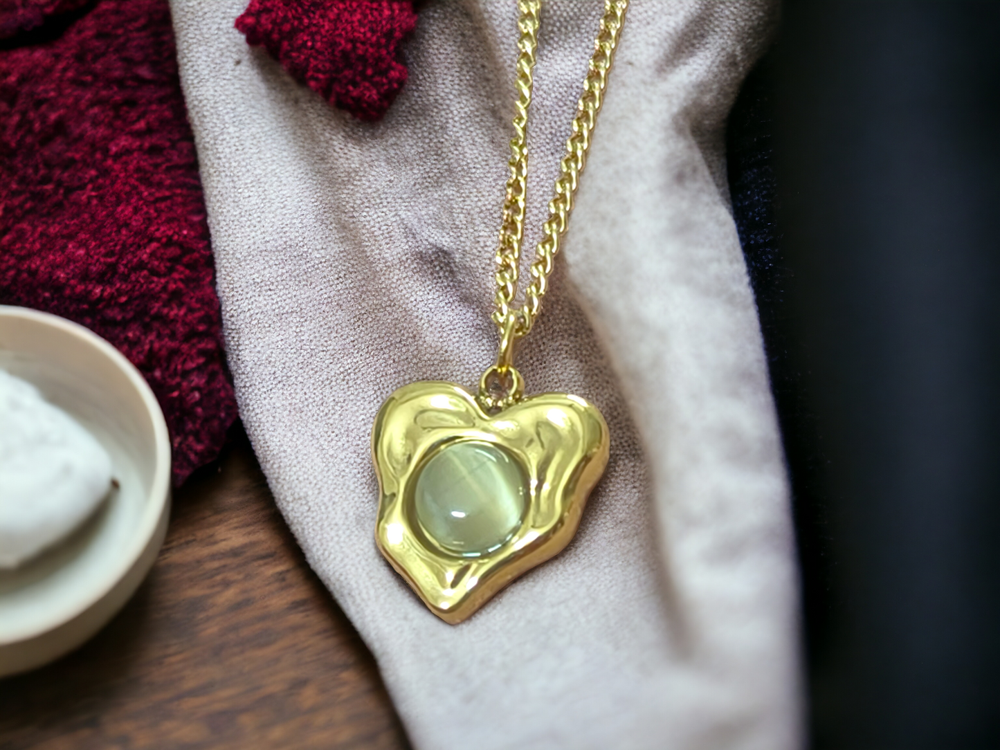 Cat's Eye Love Necklace