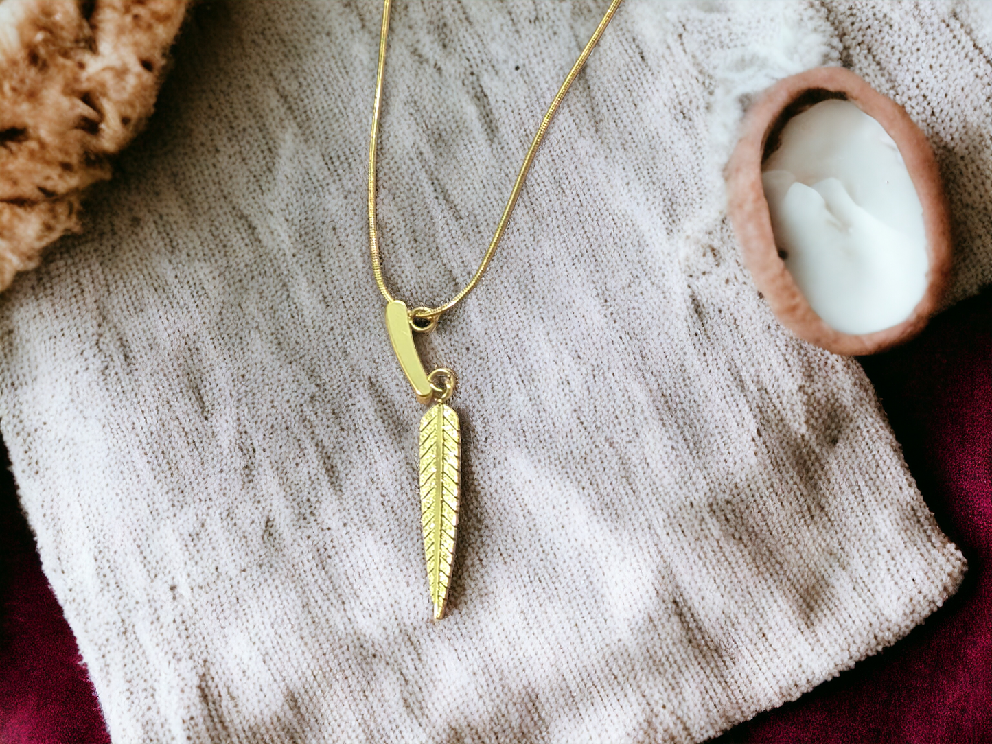 Leaf Pendant Necklace